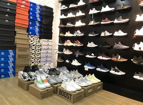 Shop giày Sneaker rep 1:1 GIÁ RẺ tại HCM.